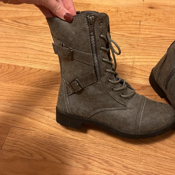 Boots - Picture 2 of 4